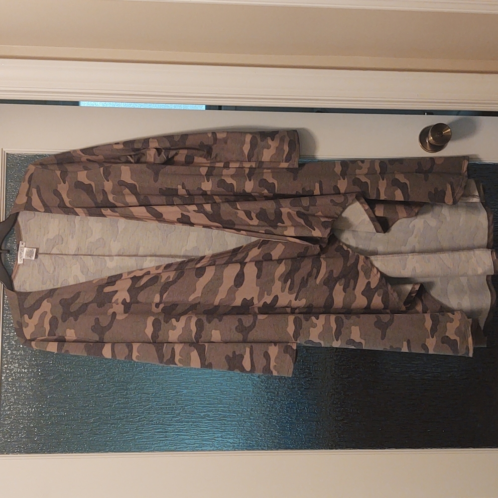 Camouflage cardigan